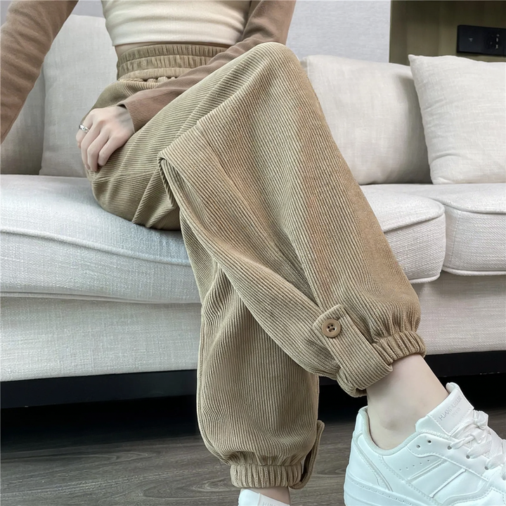 Gefütterte Damen-Sporthose aus Kord