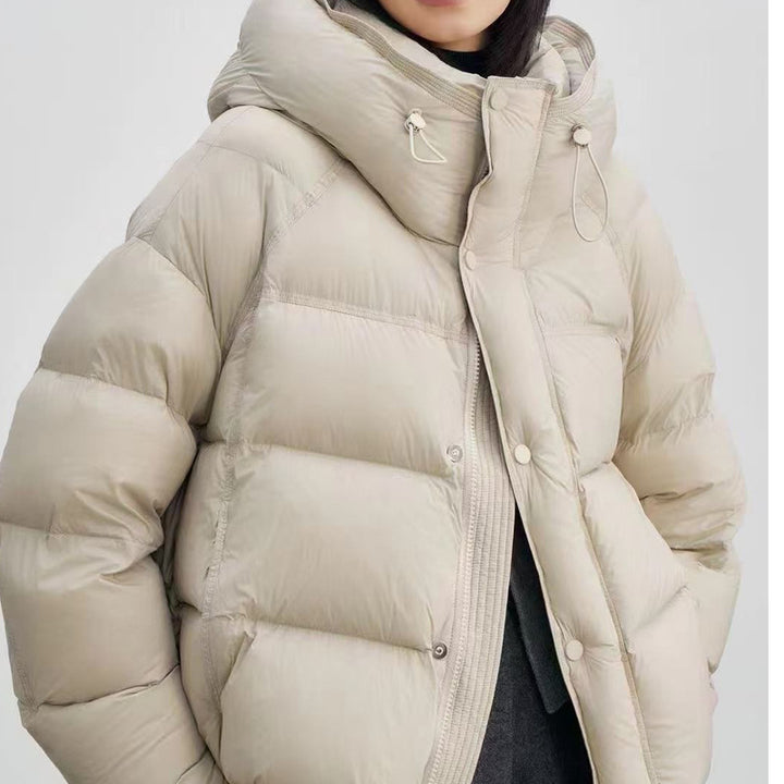 Kurze Damen-Daunenjacke mit Entendaunenfüllung