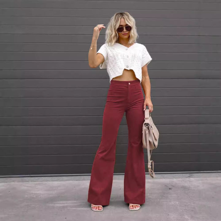Damen-Cordhose mit ausgestelltem Bein