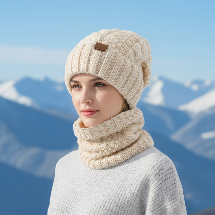 Strickmützen- und Schal-Set mit Ohrenschutz