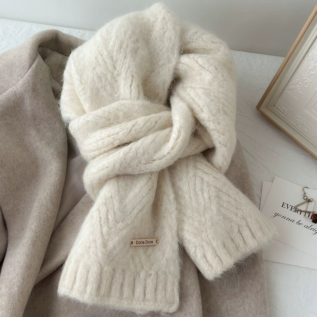 Strickschal aus Wollmischgewebe