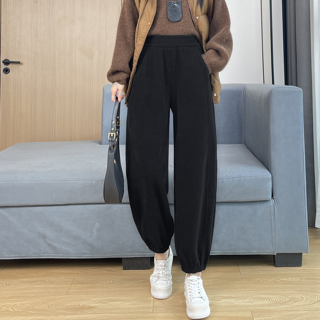 Gefütterte Damen-Cordhose mit Bündchen