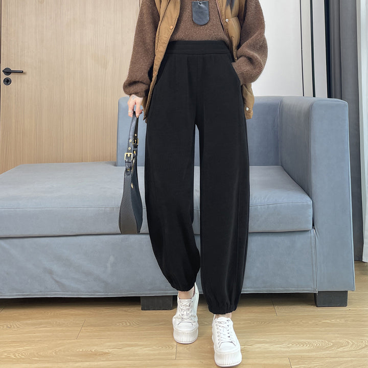 Gefütterte Damen-Cordhose mit Bündchen