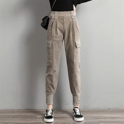 Damen Cordhose, weiter Schnitt, Karottenform