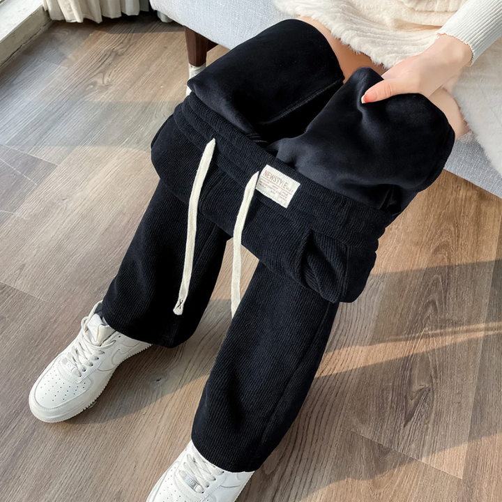 Damen-Cordhose mit weitem Bein, gefüttert