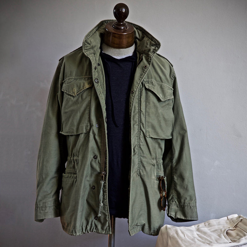 Echoarchiv | Outdoor-Jacke - Wasserdicht und Funktionell - Perfekt für den Alltag und Abenteuer
