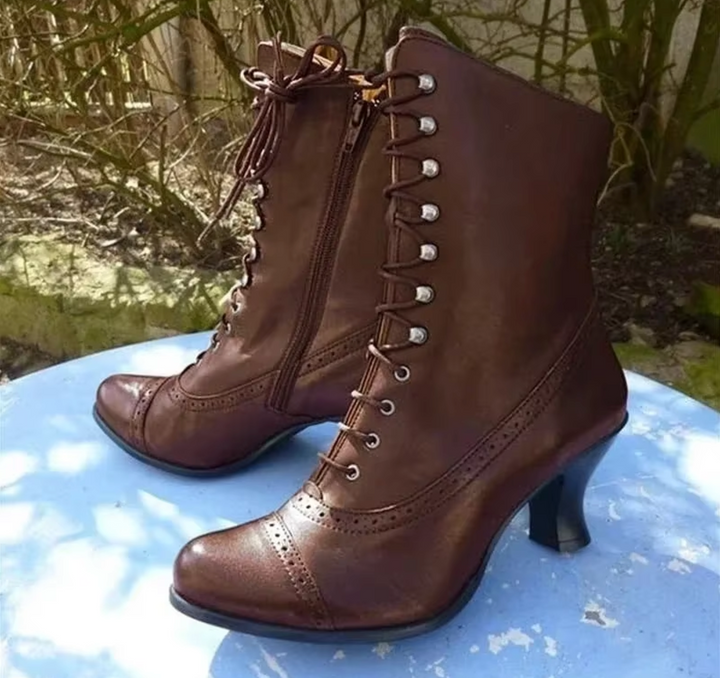 Echoarchiv | Lederstiefel mit Schnürung