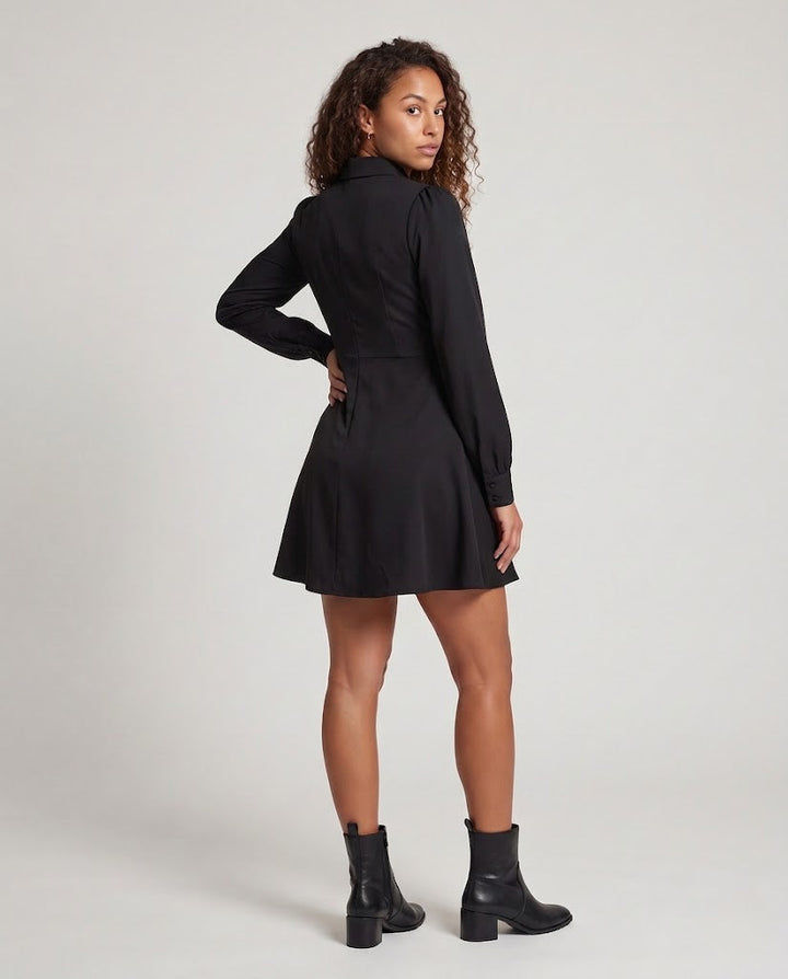 Damen Nonnenkleid mit eleganter Spitzenverzierung und Schleier Echo Archiv