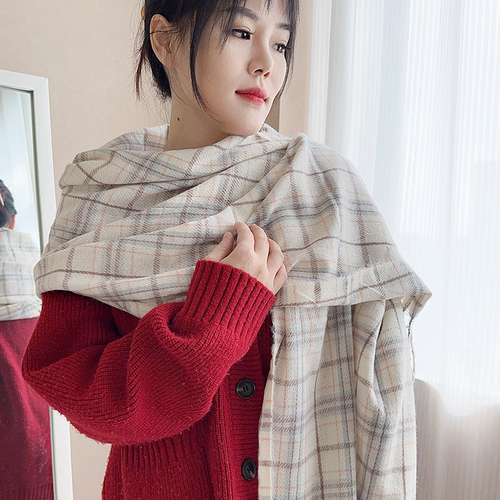 Karierter Winterschal im College-Stil