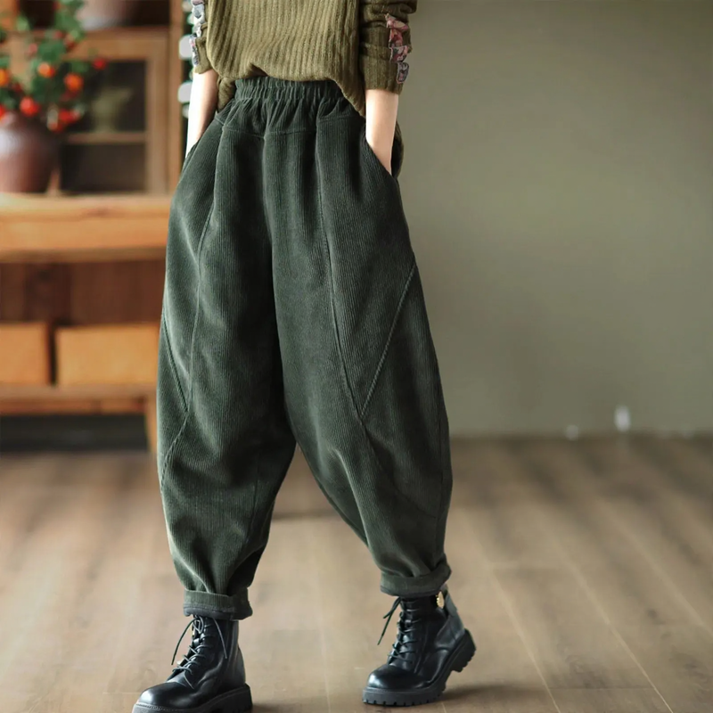 Damen Cordhose, Karottenform, gefüttert