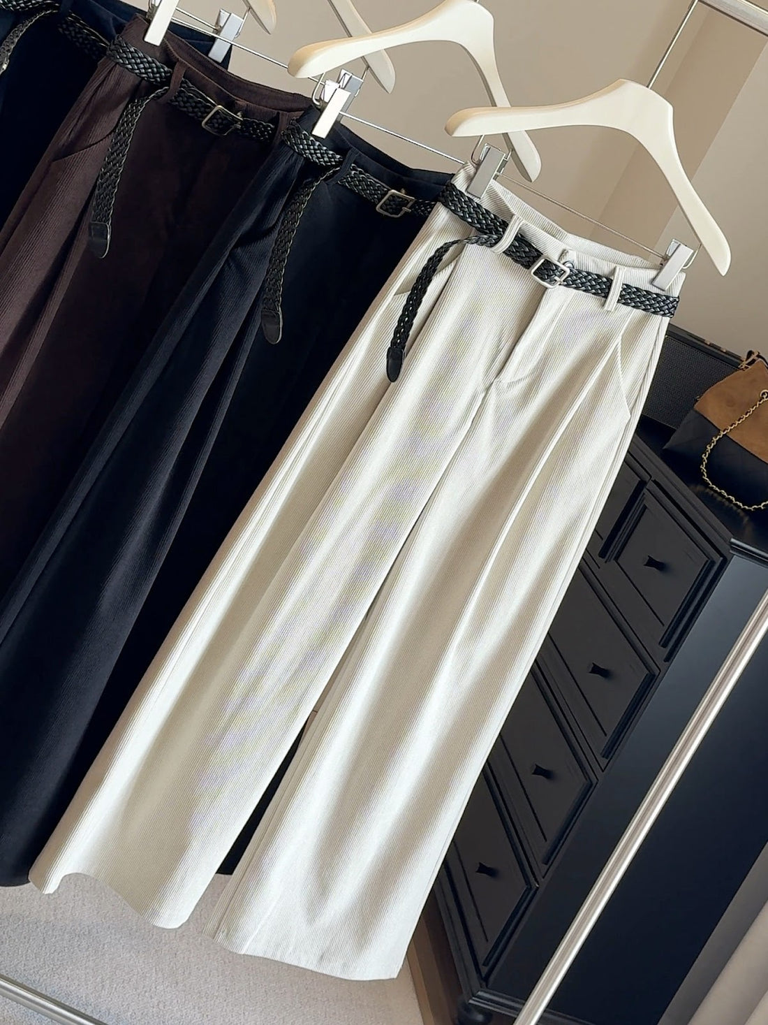 Damen-Cordhose mit weitem Bein und hohem Bund