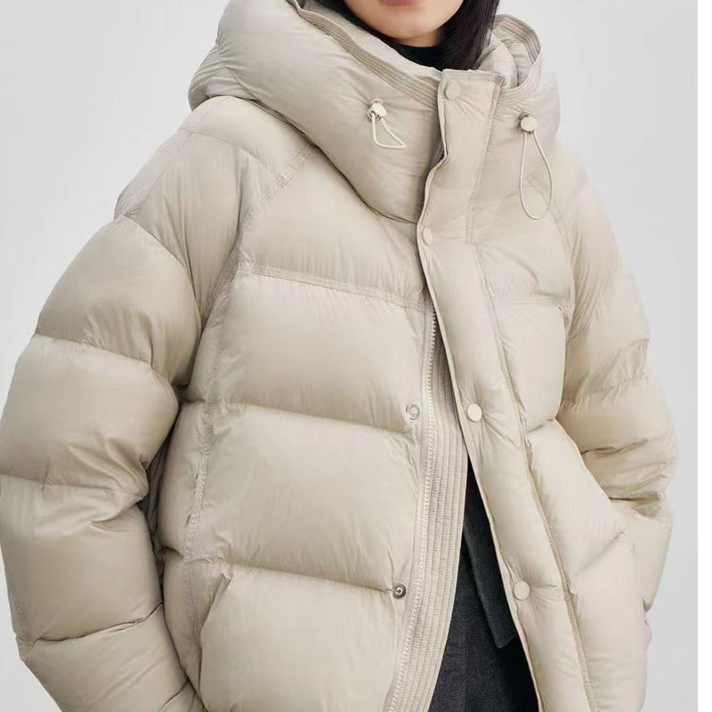 Kurze Damen-Daunenjacke mit Entendaunenfüllung