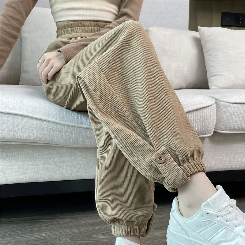 Gefütterte Damen-Sporthose aus Kord