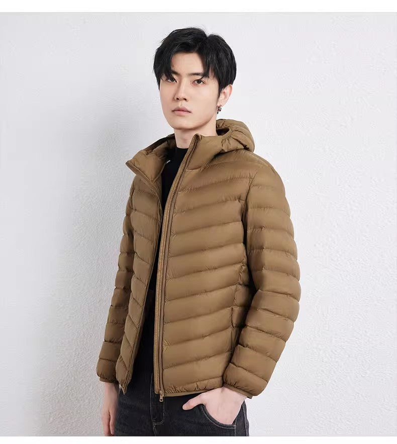 Leichte Herren-Daunenjacke mit Kapuze