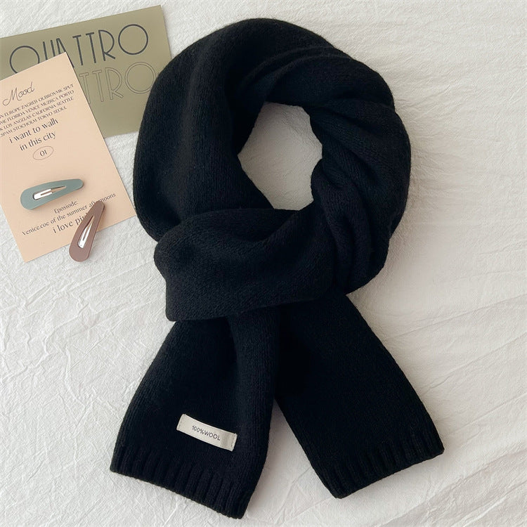 Schlichter Strickschal aus reiner Wolle