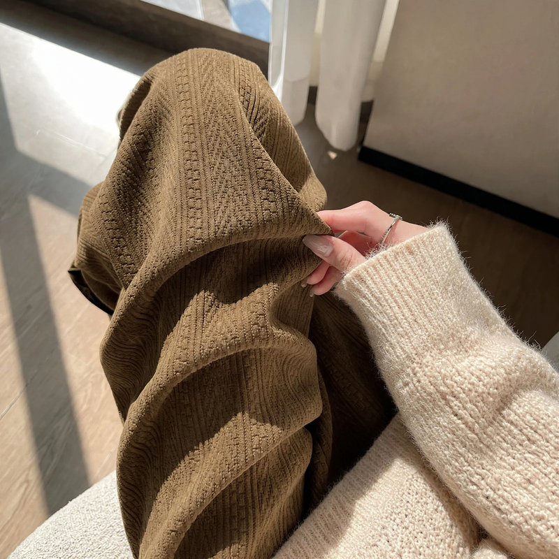 Gefütterte Cord-Weithosen für Damen