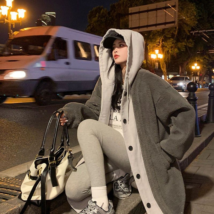 Lange Damen-Kapuzenjacke aus Lammfleece-Imitat