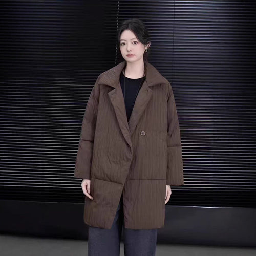 Mittellange Daunenjacke mit Revers, Weißentendaunen