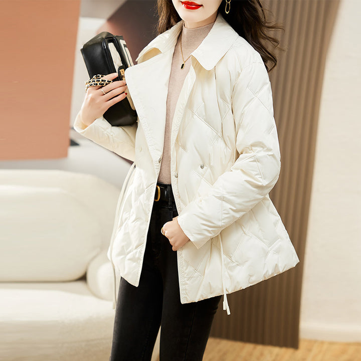 Elegante Daunenjacke mit Reverskragen und Stickerei