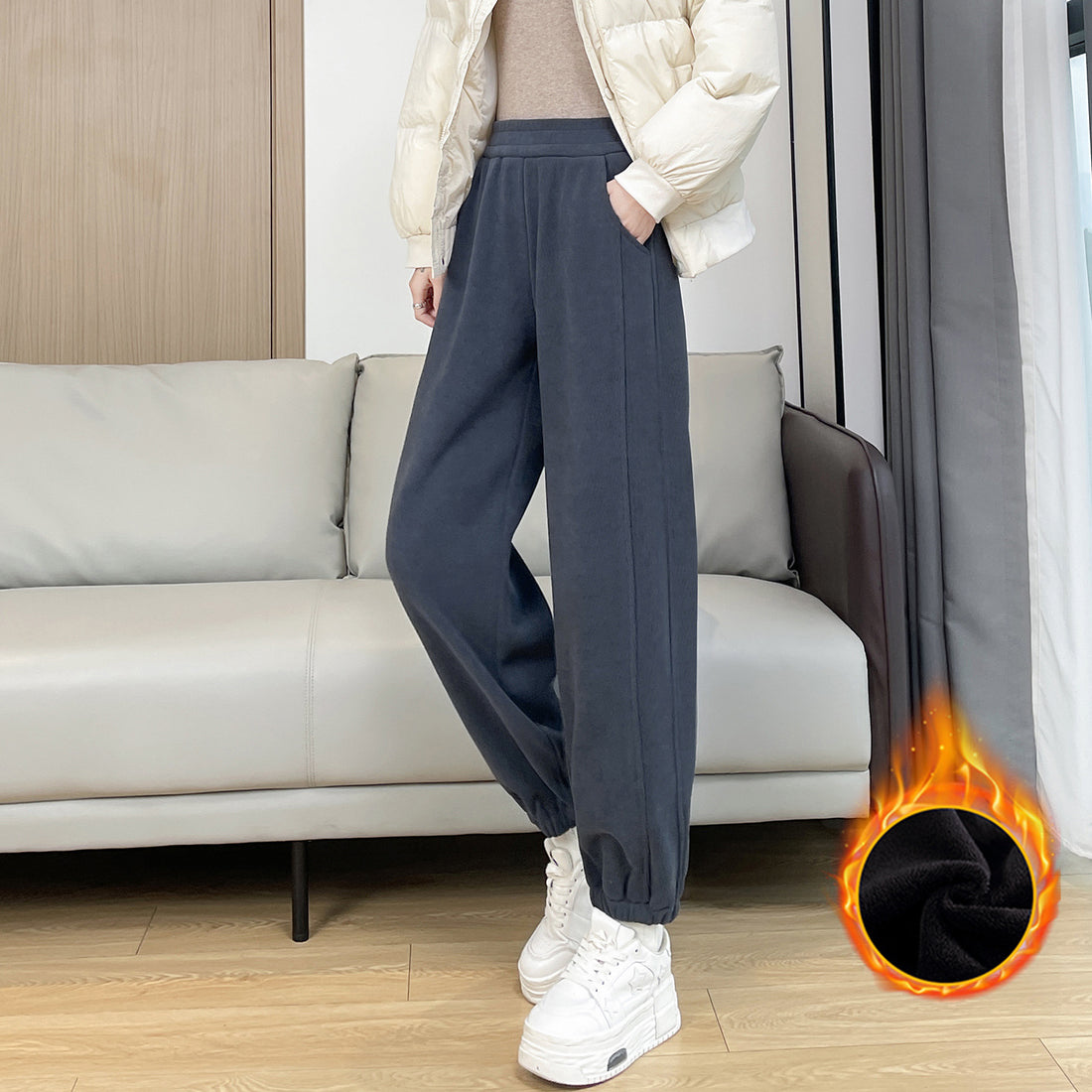 Gefütterte Damen-Cordhose mit Bündchen
