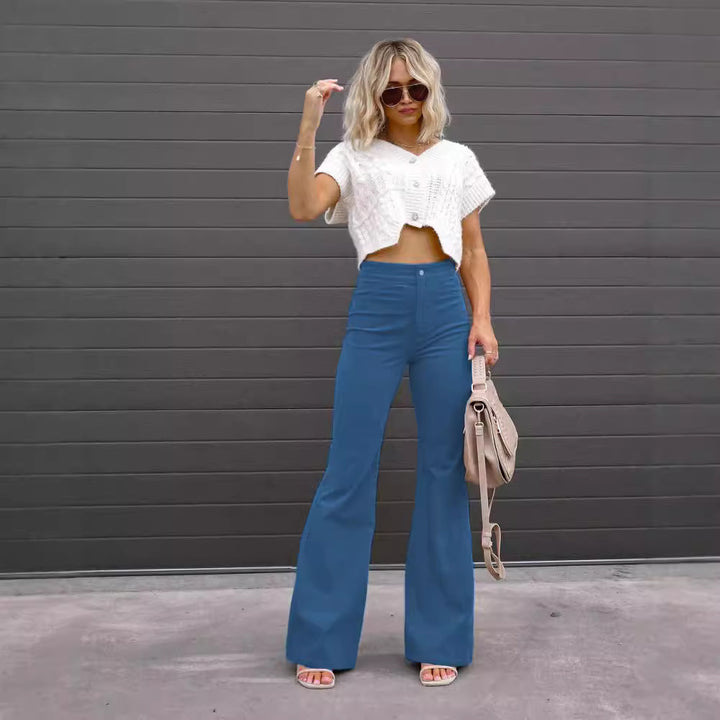 Damen-Cordhose mit ausgestelltem Bein