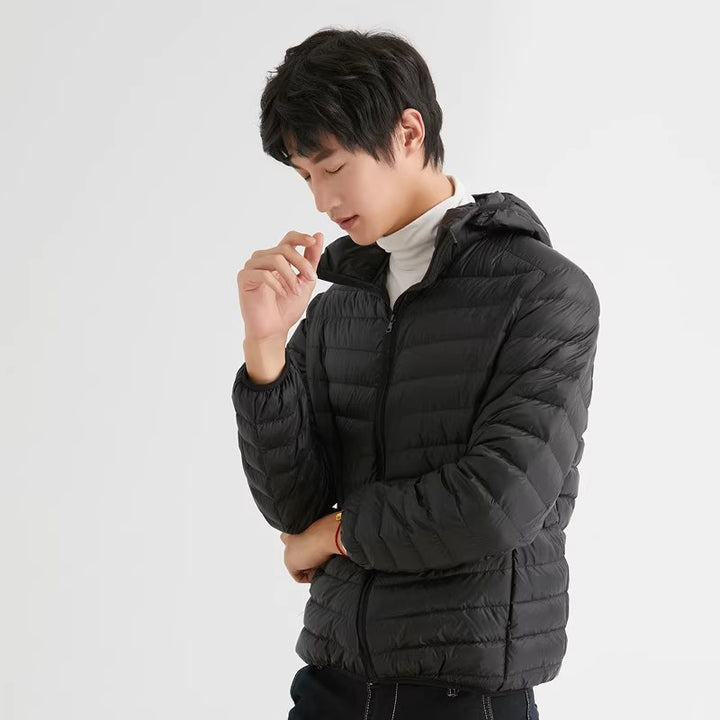Leichte Herren-Daunenjacke mit Kapuze