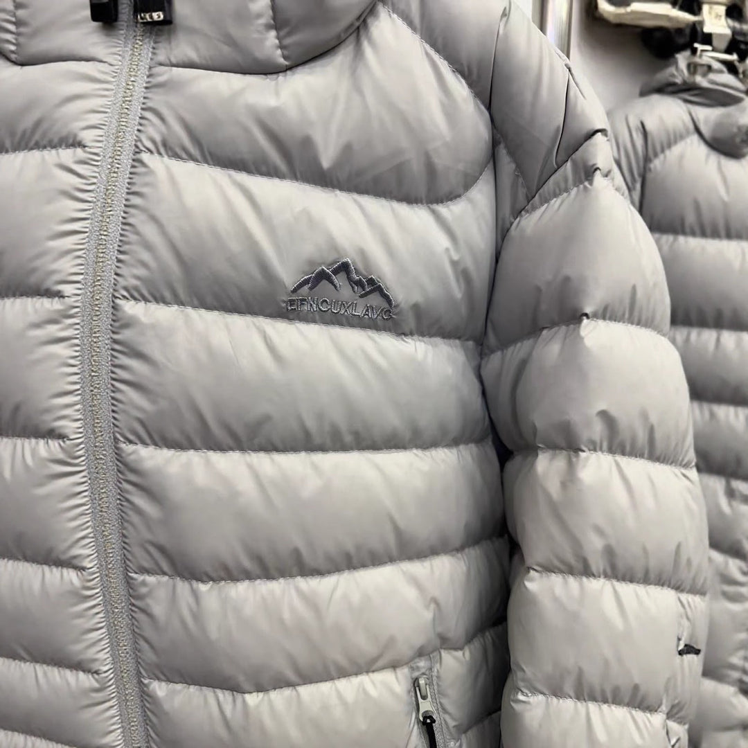 Kurze Damen-Daunenjacke mit Kapuze