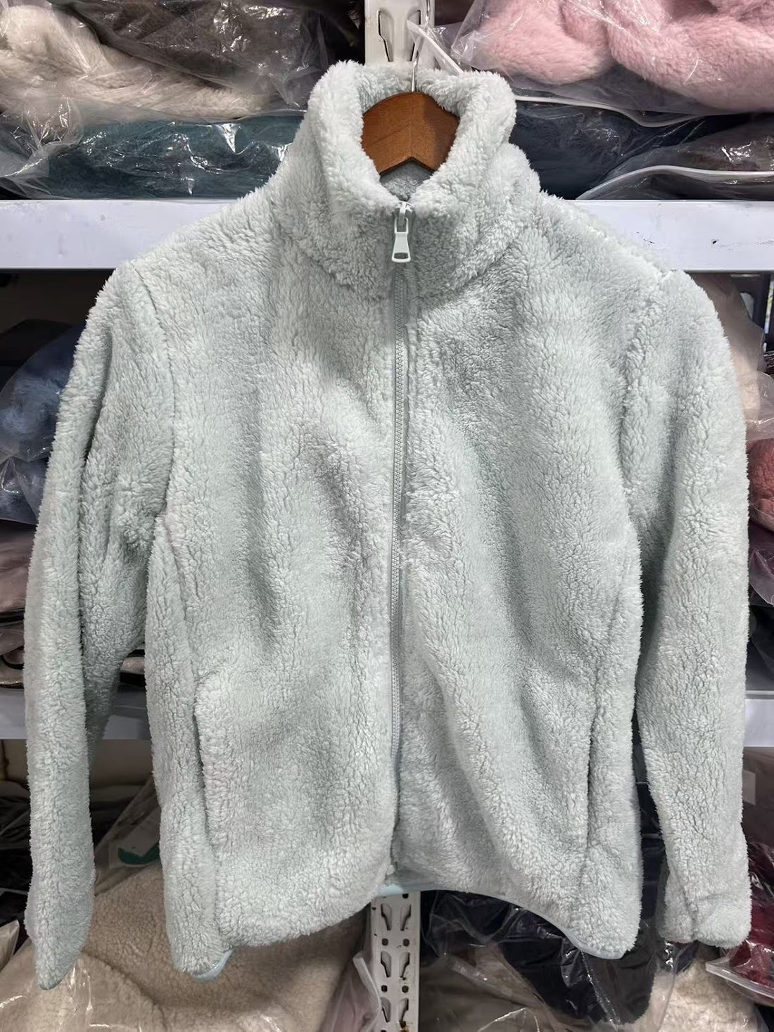 Fleece-Jacke mit Stehkragen und Reißverschluss