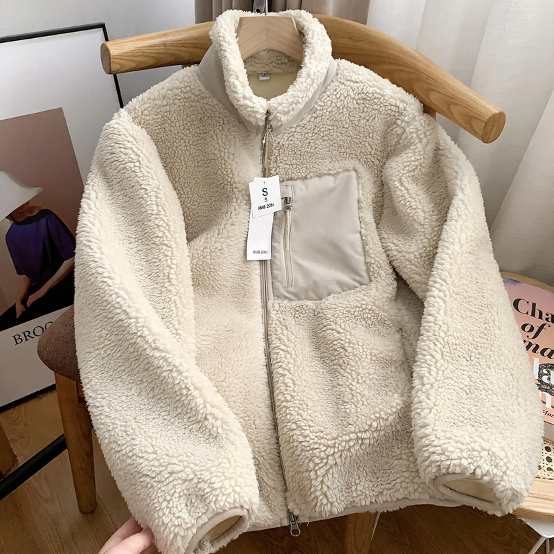 Lässige Damen-Jacke aus Lammfell-Imitat mit Reißverschluss