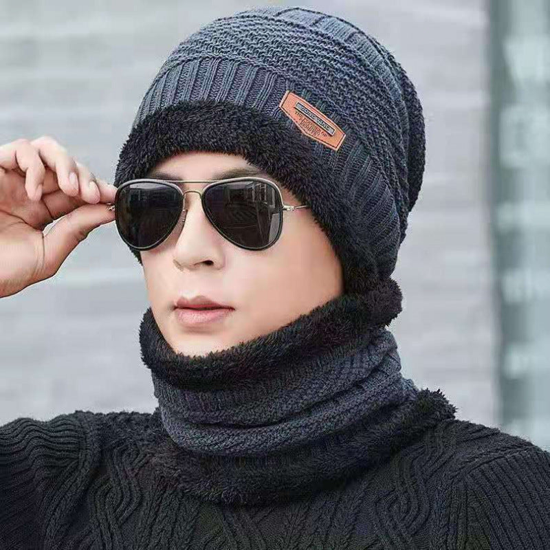 Winter-Set: Gefütterte Strickmütze mit Ohrenschutz und Schal