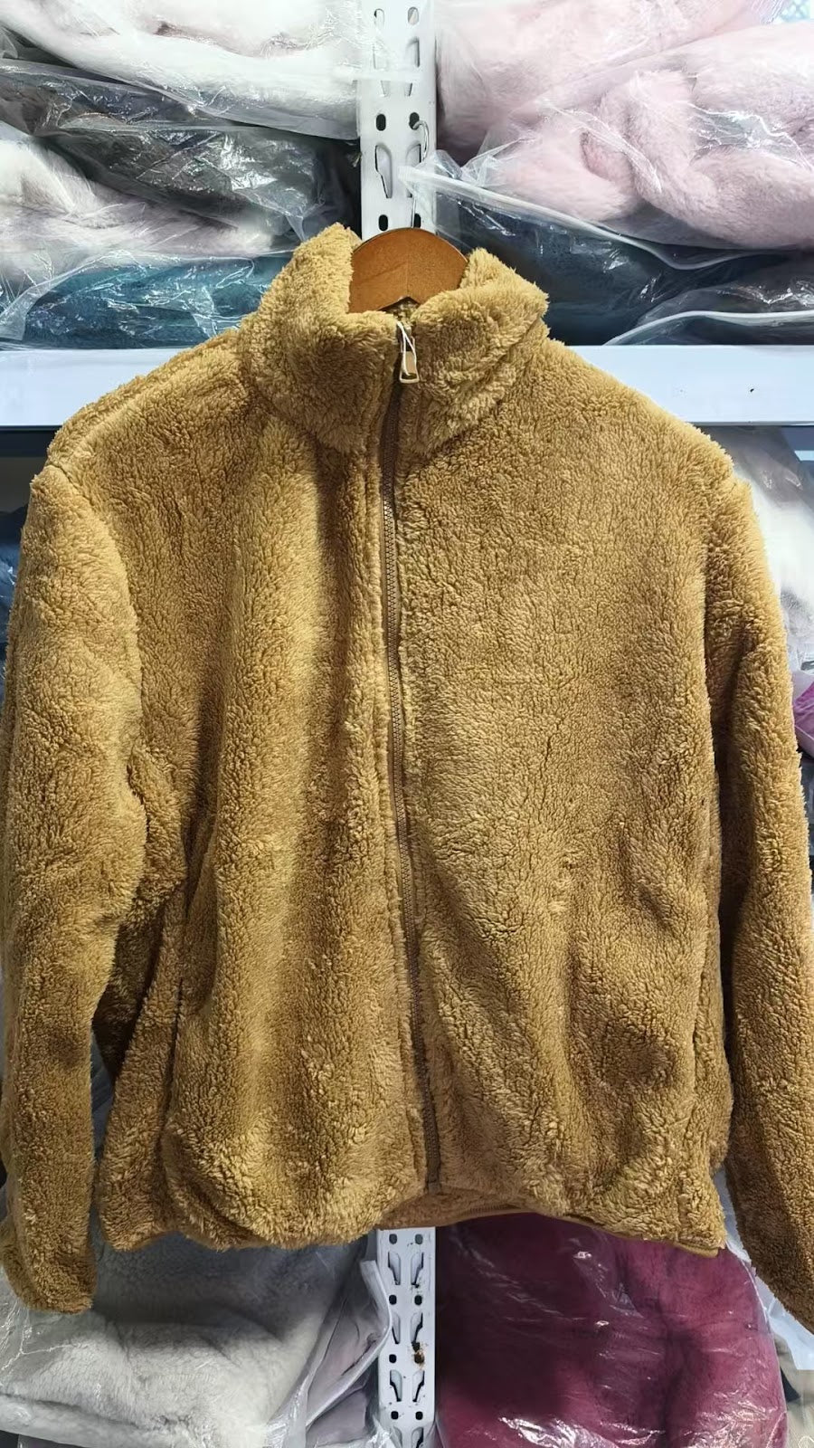 Fleece-Jacke mit Stehkragen und Reißverschluss