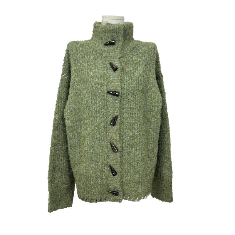 Grober Strickpullover in Weihnachtsgrün