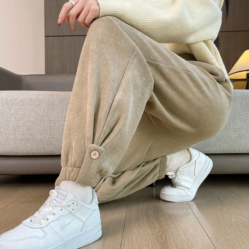 Gefütterte Cord-Jogginghose mit Bündchen