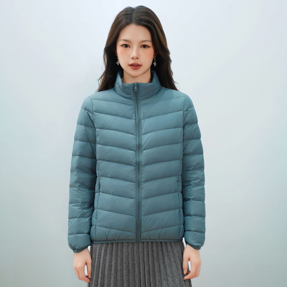 Leichte Damen-Daunenjacke mit Stehkragen