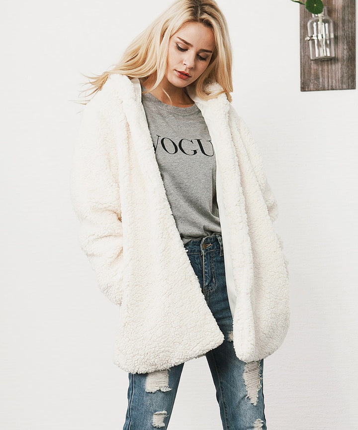 Langer Damen-Wintermantel mit Kapuze in Teddy-Optik