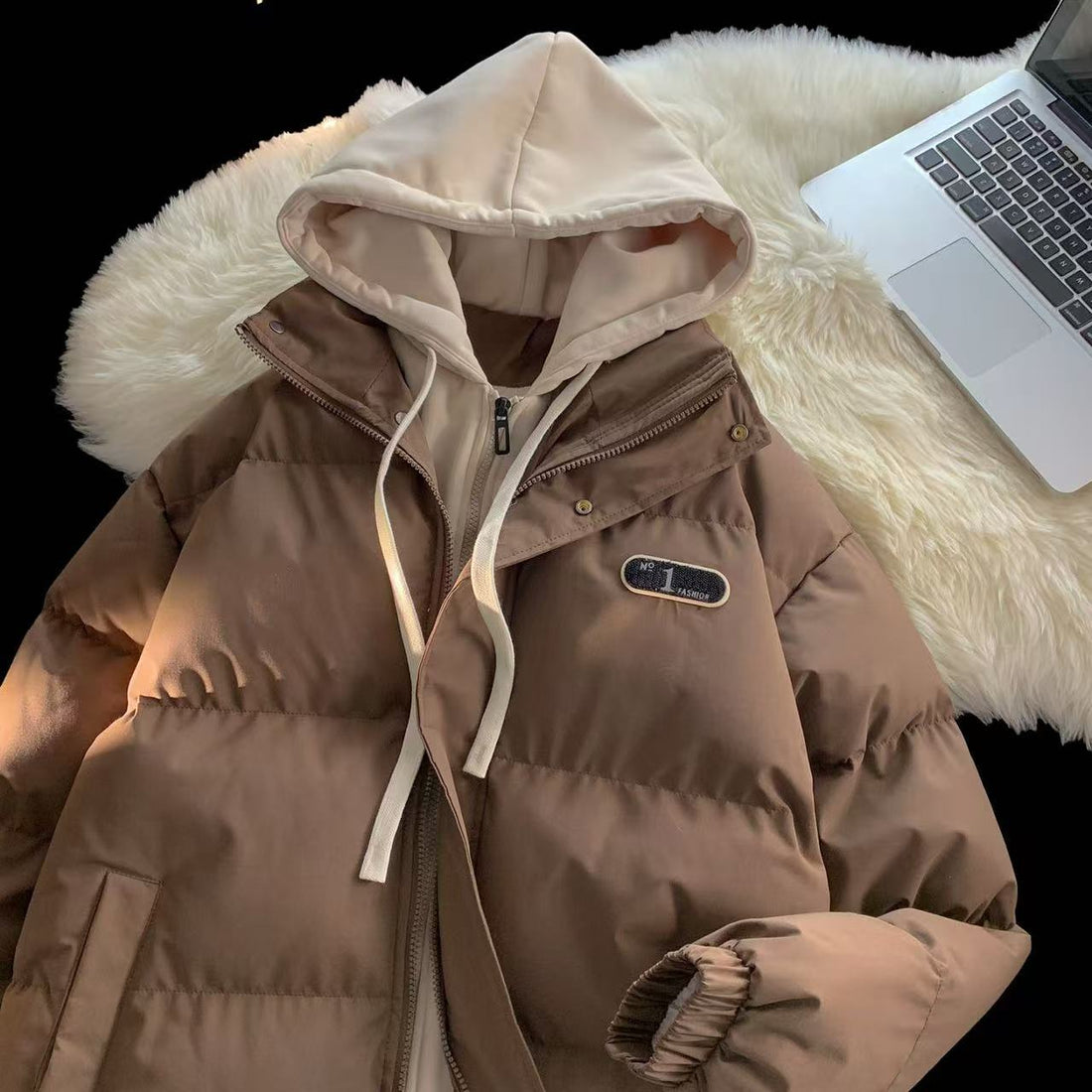 Gefütterte Unisex-Winterjacke im Lagen-Look