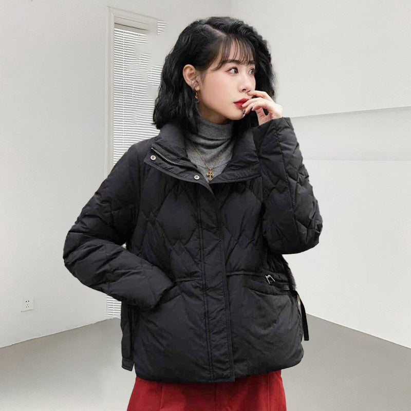 Kurze, gefütterte Damen-Daunenjacke