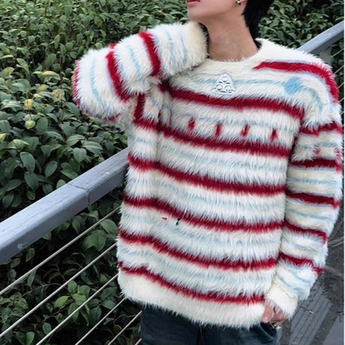Gefütterter Strickpullover mit Streifenmuster