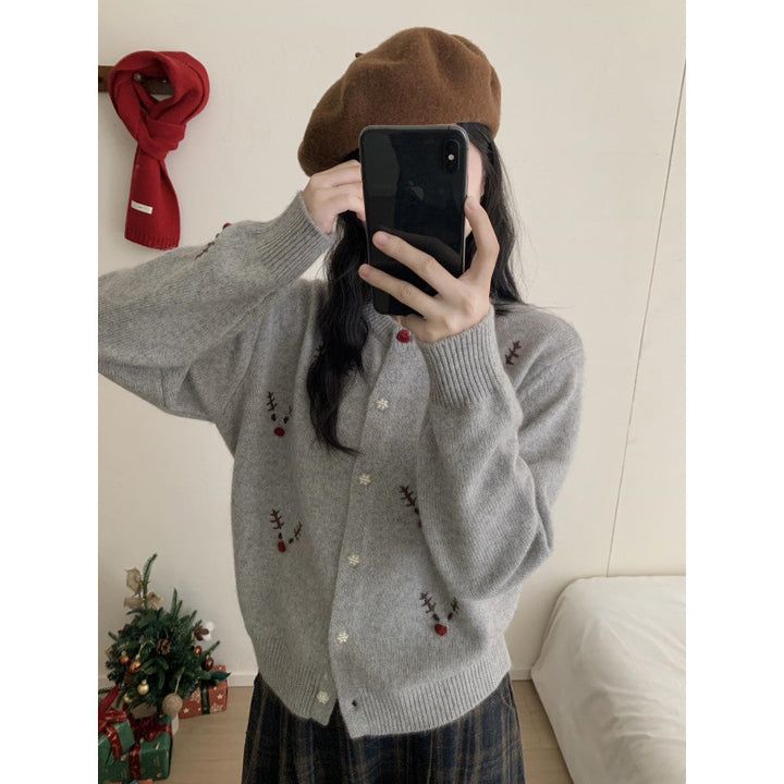 Weihnachtlicher Strickpullover mit Rentier-Stickerei