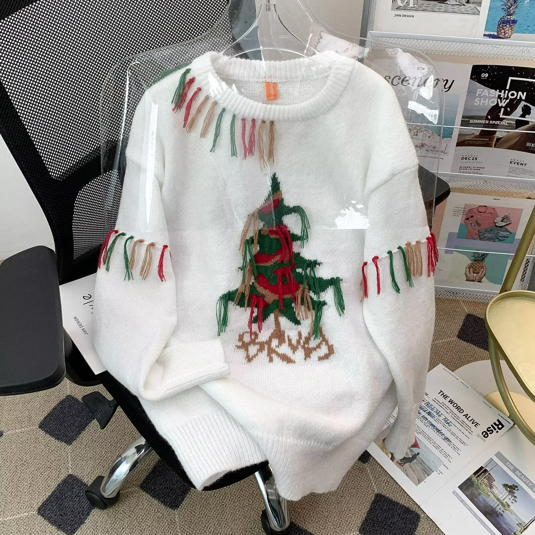 Strickpullover mit Weihnachtsbaum-Motiv