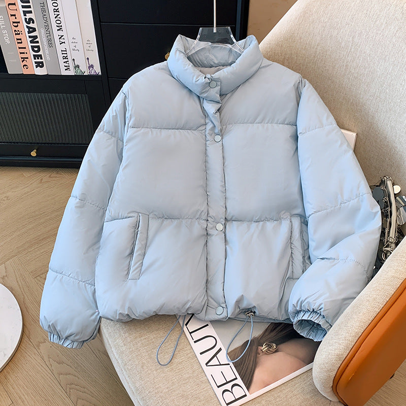 Kurze Damen-Steppjacke im lockeren Schnitt