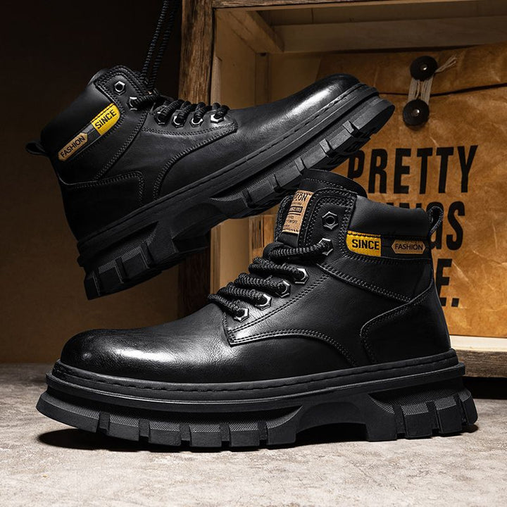 Moderne Herren-Stiefel im englischen Stil