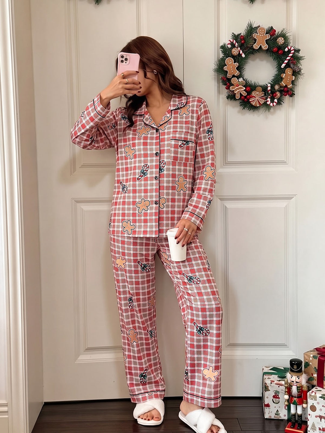 Damen-Pyjama-Set mit Karomuster und Reverskragen
