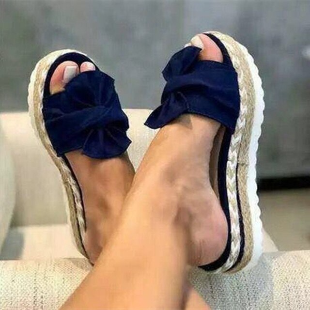 Echoarchiv | Orthopädische Modedesign-Sandalen
