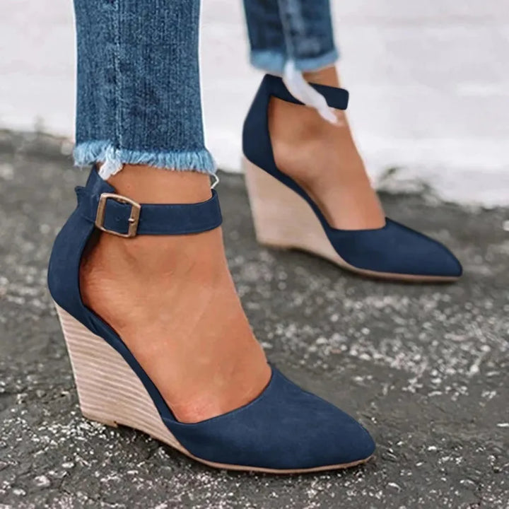 Marineblaue DamenWedges Echoarchiv