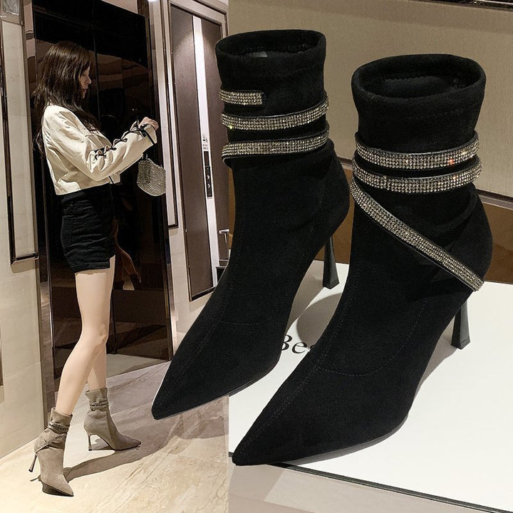 Damen Stiefeletten mit spitzer Zehenpartie, Veloursoptik und funkelnden Strass‑Riemchen Echo Archiv