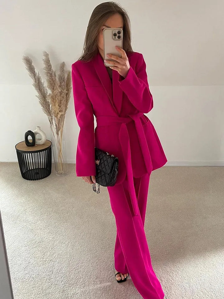 Echoarchiv | 2-Teiliger Damenanzug Eleganter Blazer mit Gürtel und Passender Hose
