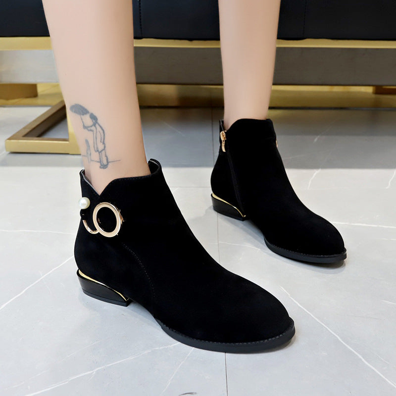 Damen nan knöchelstiefel aus Veloursimitat mit seitlichem Reißverschluss goldener Absatzkante und Perlenring Echo Archiv