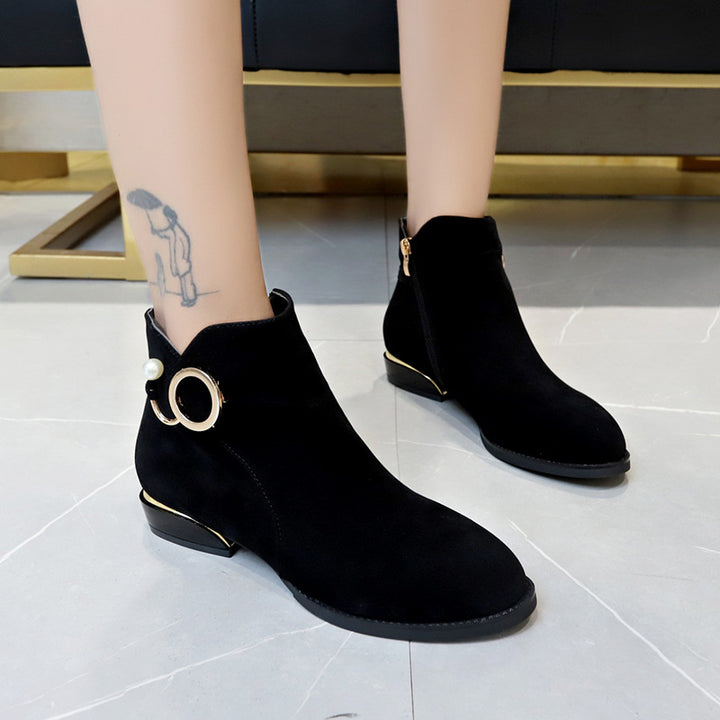 Damen nan knöchelstiefel aus Veloursimitat mit seitlichem Reißverschluss goldener Absatzkante und Perlenring Echo Archiv