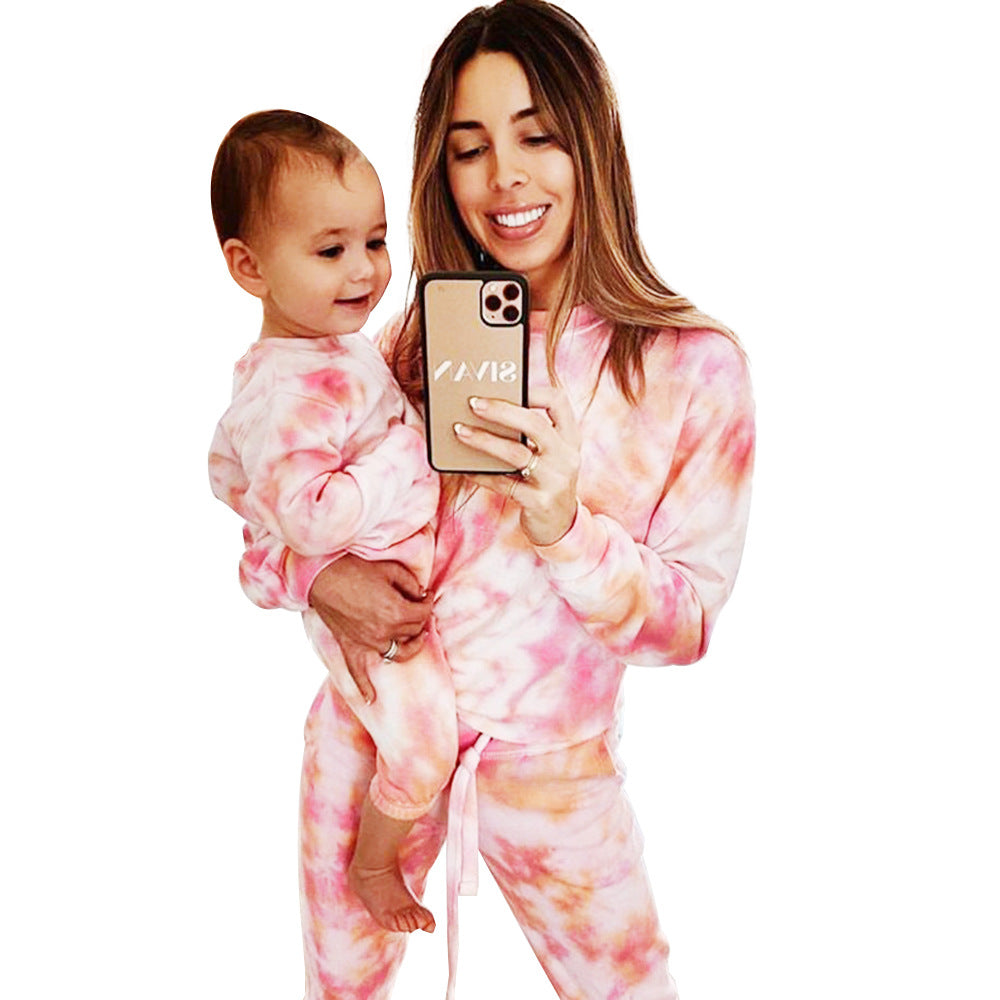 Damen Hausanzug-Set mit Batikprint aus Sweatshirt und Jogginghose Echoarchiv